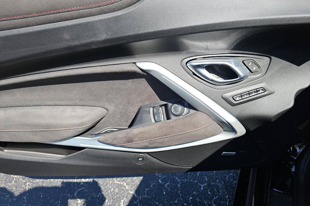 Used 2022 Chevrolet Camaro ZL1 RWD image 13