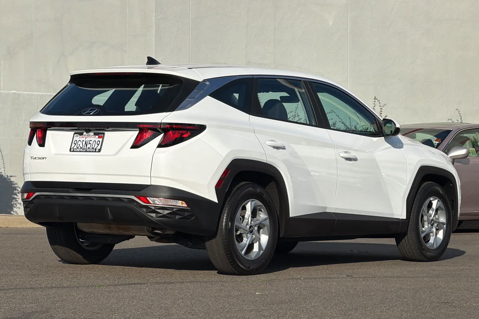 Used 2023 Hyundai Tucson SE FWD image 2