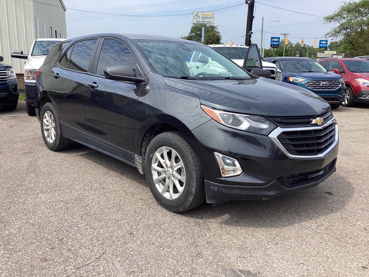 Used 2020 Chevrolet Equinox LS image 28
