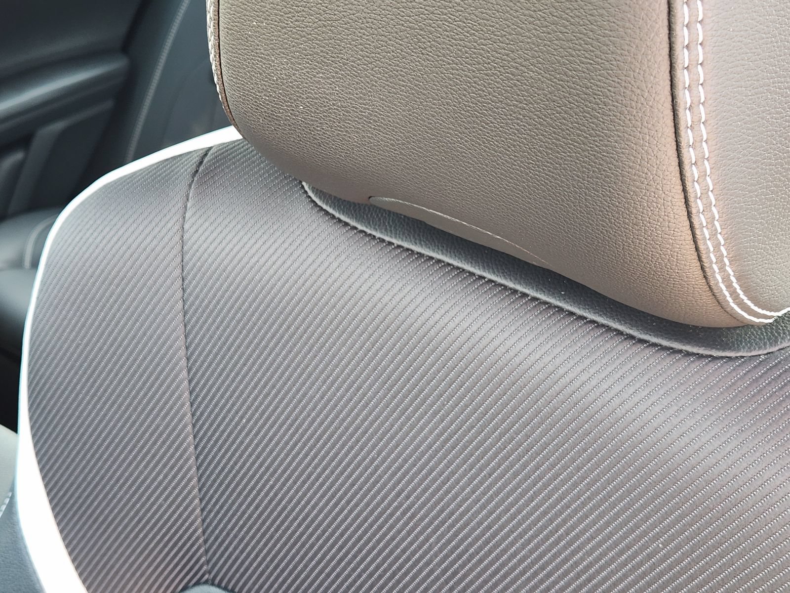 Used 2025 Toyota Camry SE w/ Convenience Package FWD image 18