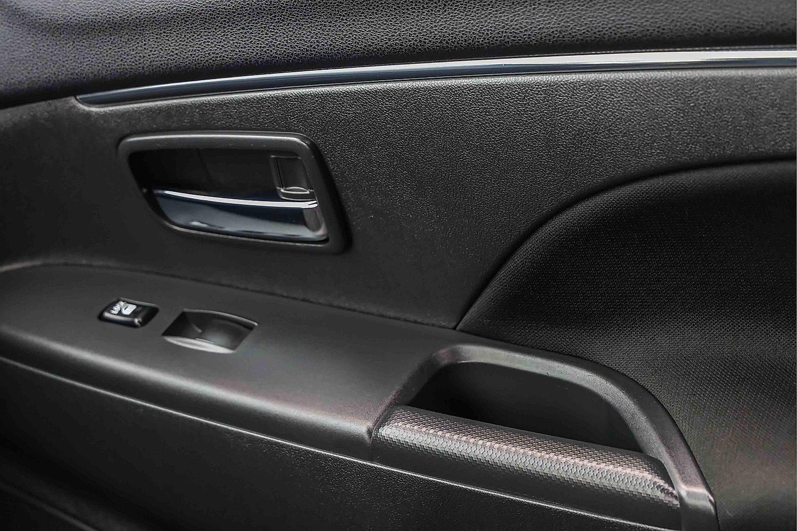 Used 2025 Mitsubishi Outlander Sport AWD image 15