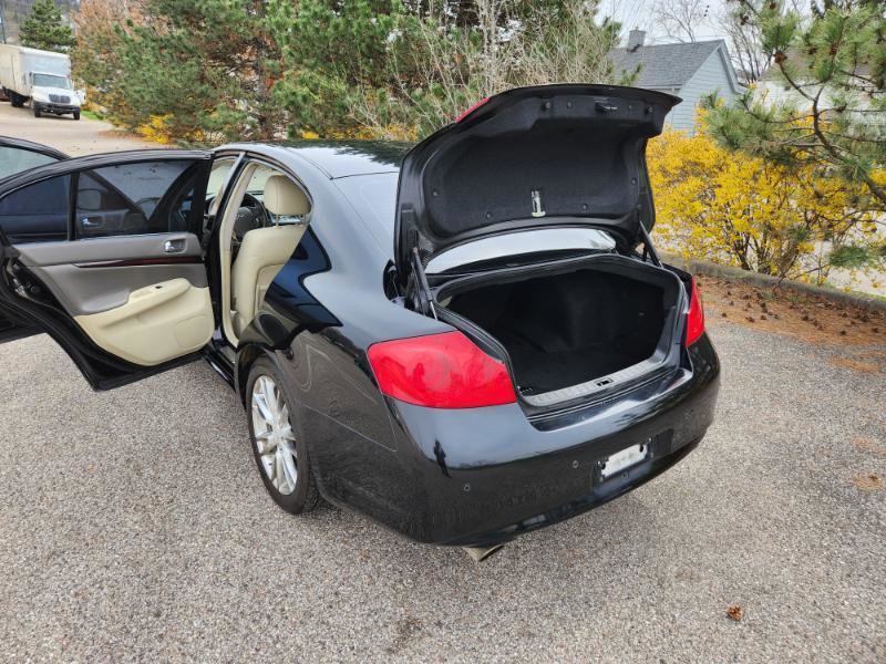 Used 2012 INFINITI G37 Journey w/ Premium Pkg image 19