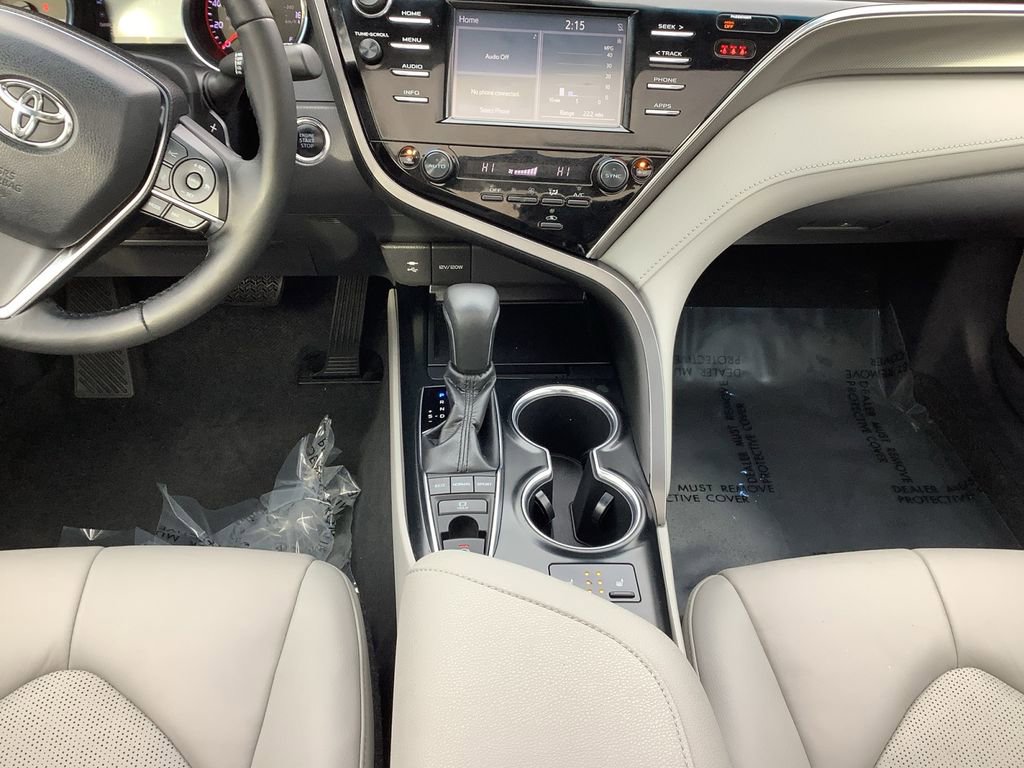 Used 2018 Toyota Camry XSE image 16