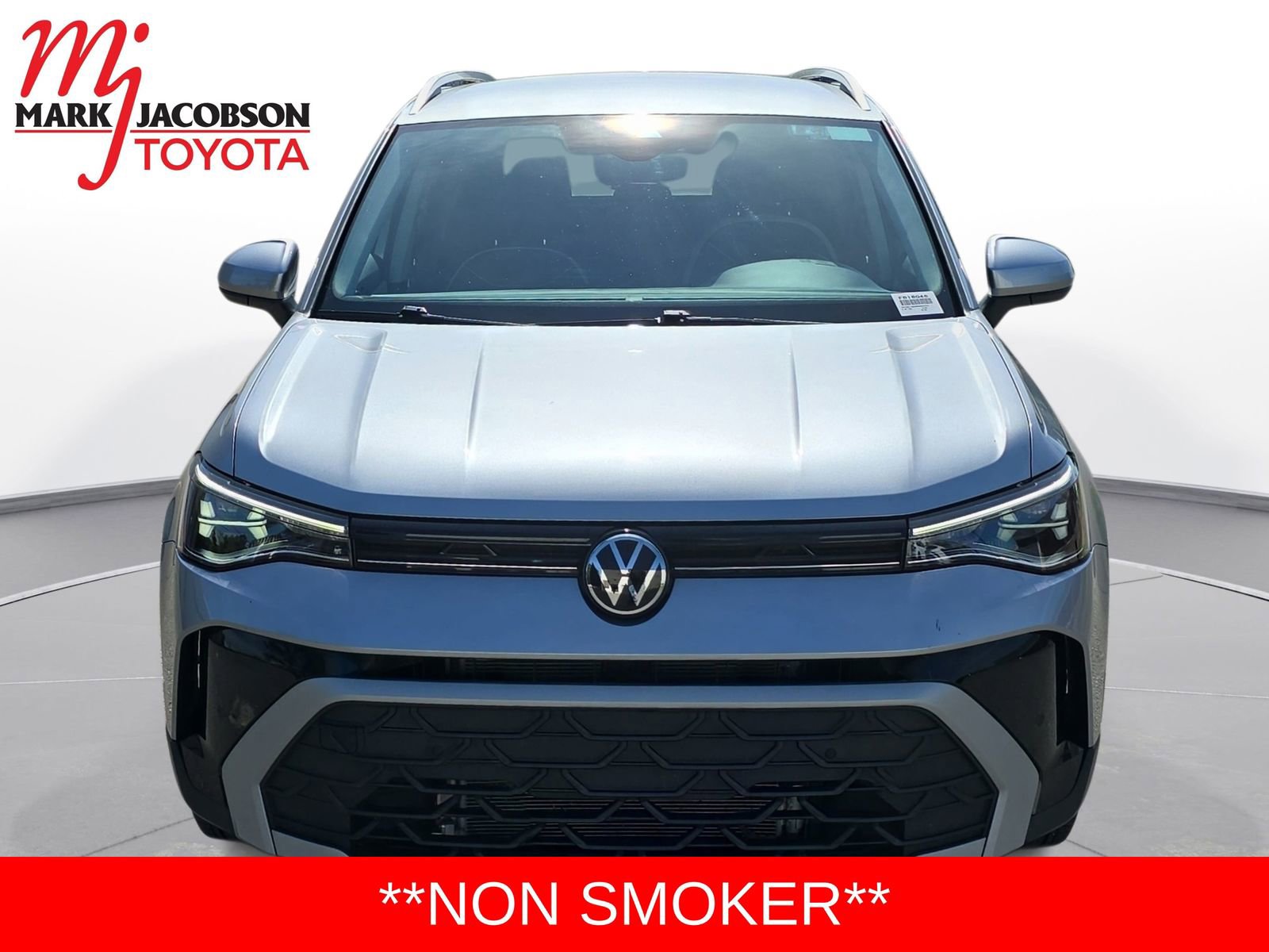 Used 2025 Volkswagen Taos SE image 2