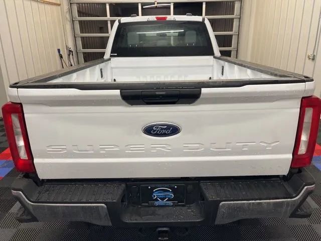 Used 2024 Ford F250 XL w/ XL Chrome Package image 5