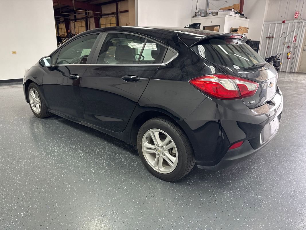 Used 2018 Chevrolet Cruze LT w/ Convenience Package FWD image 6