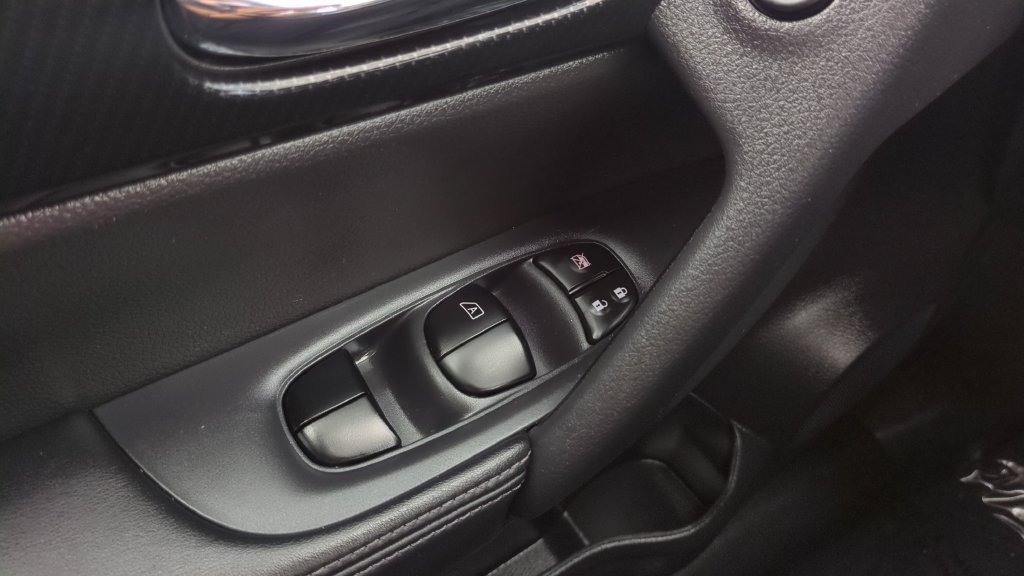 Certified 2018 Nissan Rogue SL FWD image 19