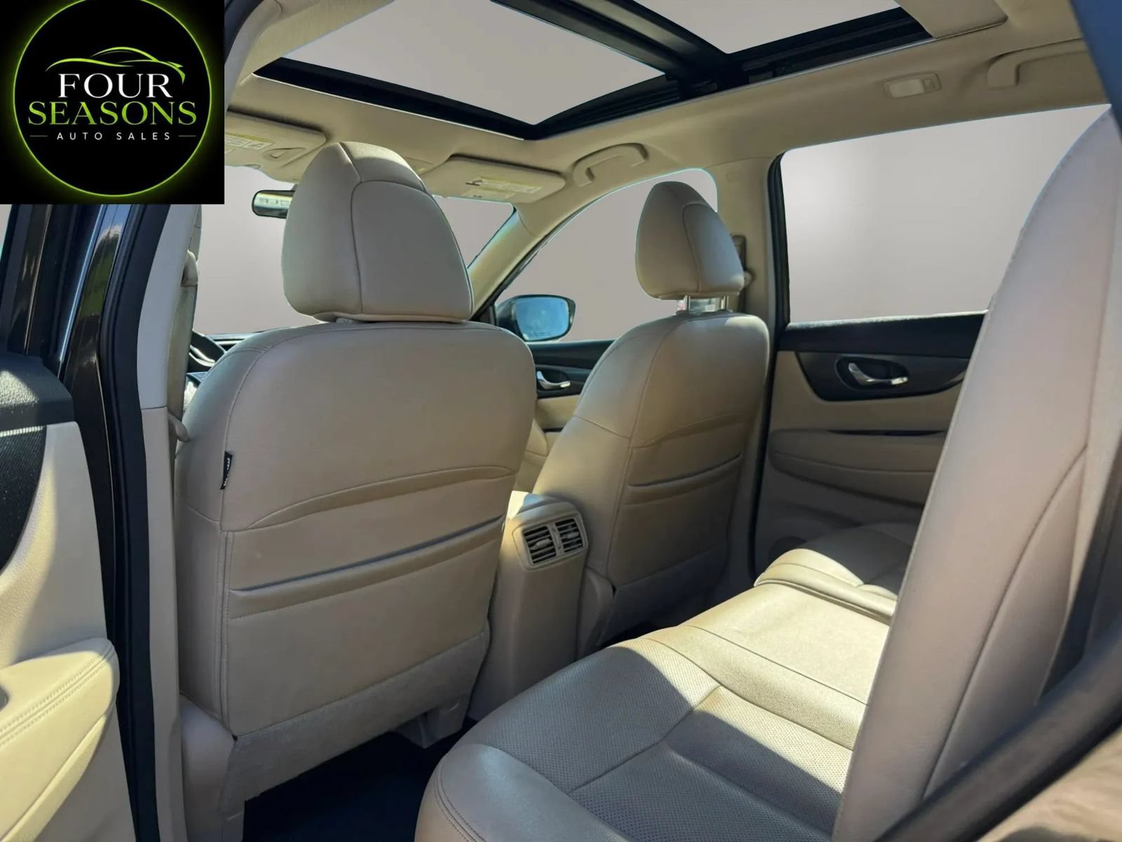 Used 2016 Nissan Rogue SL w/ SL Premium Package FWD image 6