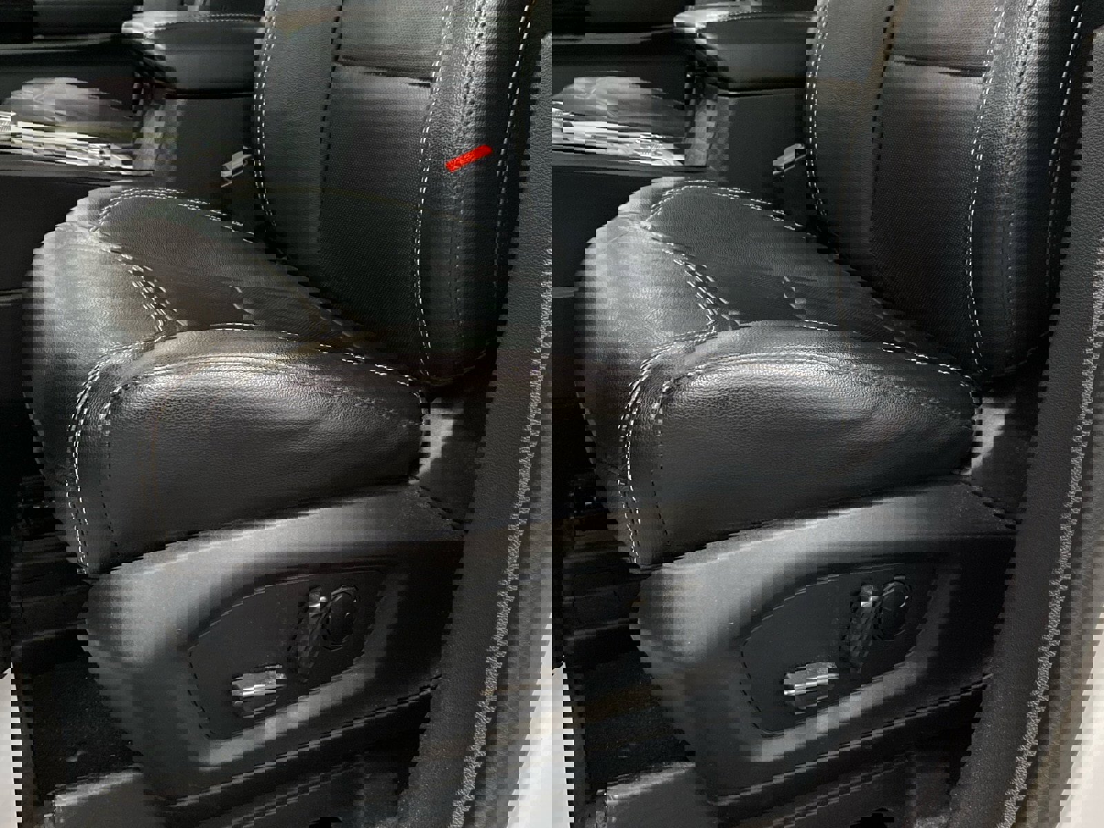 Used 2023 Ford Explorer ST w/ Equipment Group 401A image 17