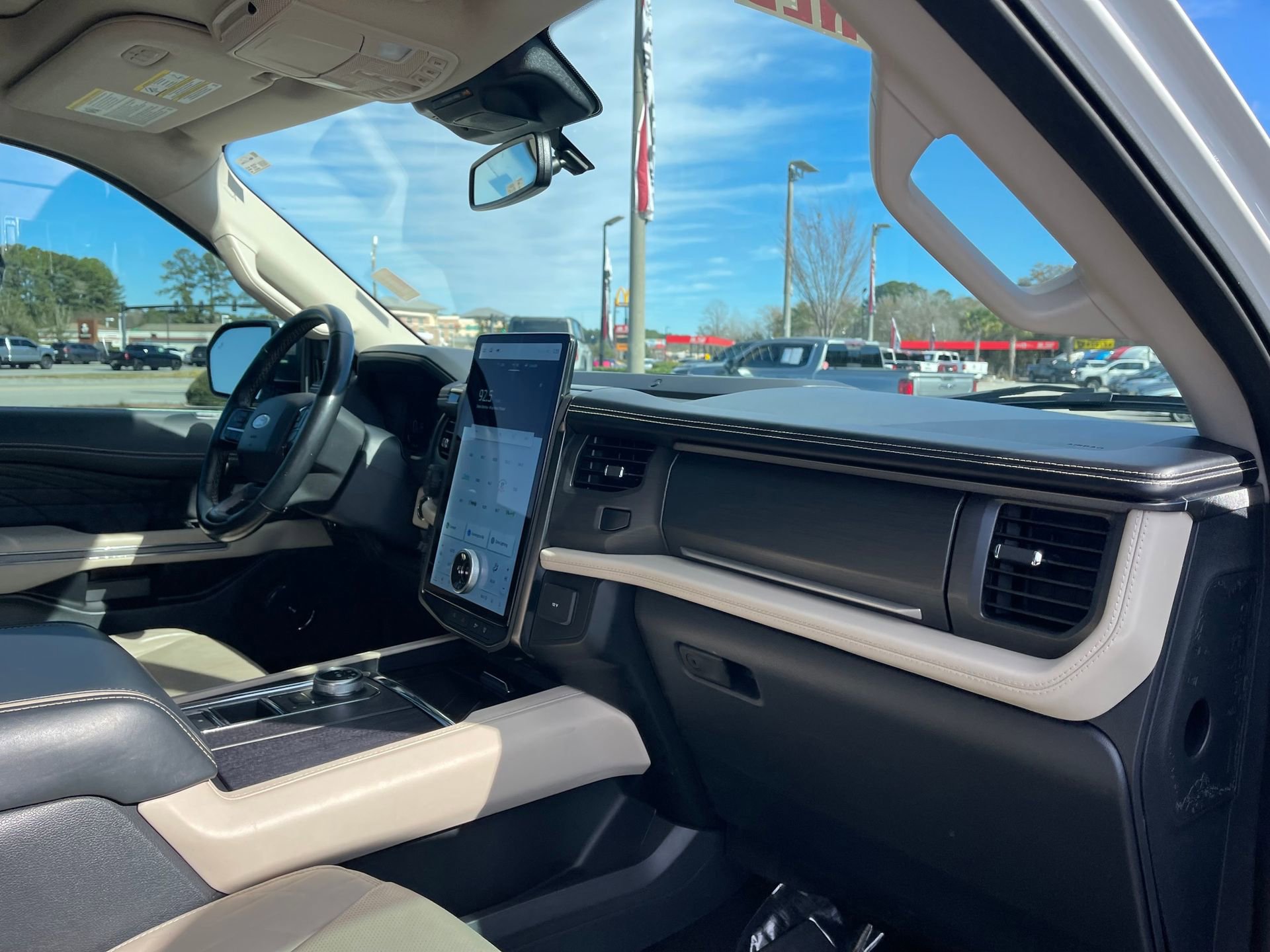 Used 2023 Ford Expedition Max Platinum image 29