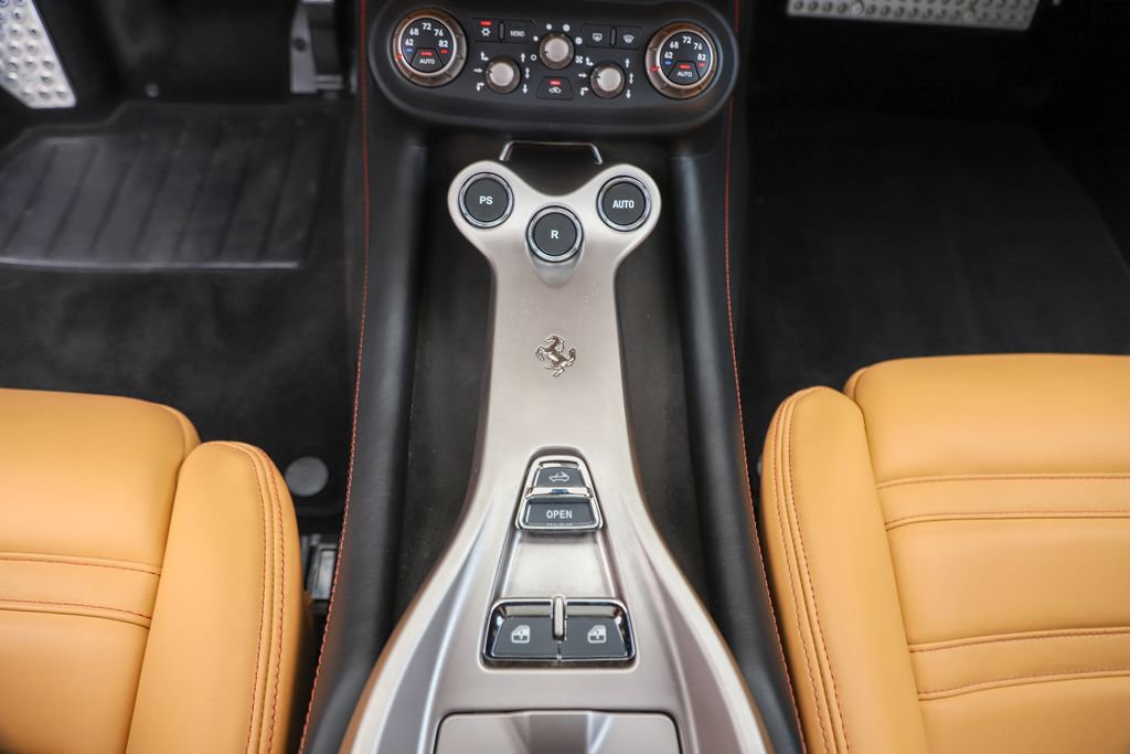 Used 2010 Ferrari California image 32