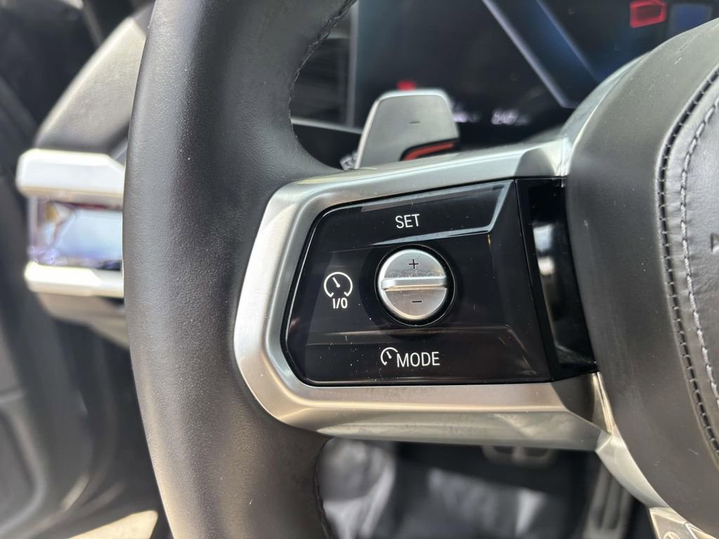 Used 2025 BMW 740i xDrive AWD/4WD image 27