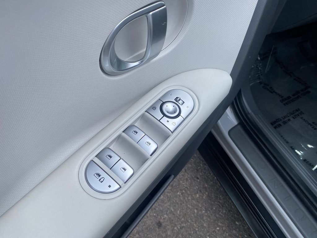 Used 2024 Hyundai Ioniq 5 SEL AWD/4WD image 11