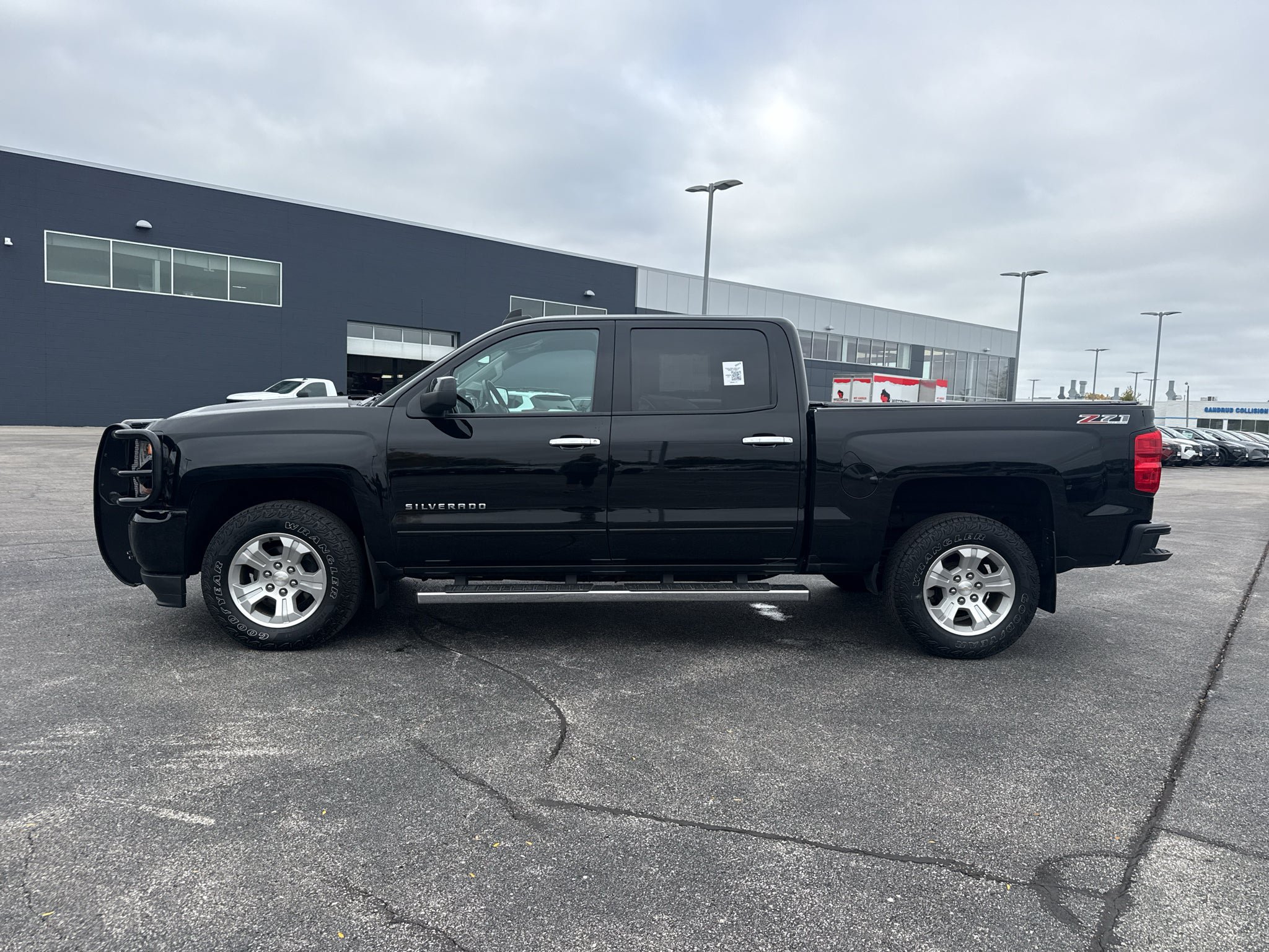 Used 2017 Chevrolet Silverado 1500 LT w/ All Star Edition AWD/4WD image 19