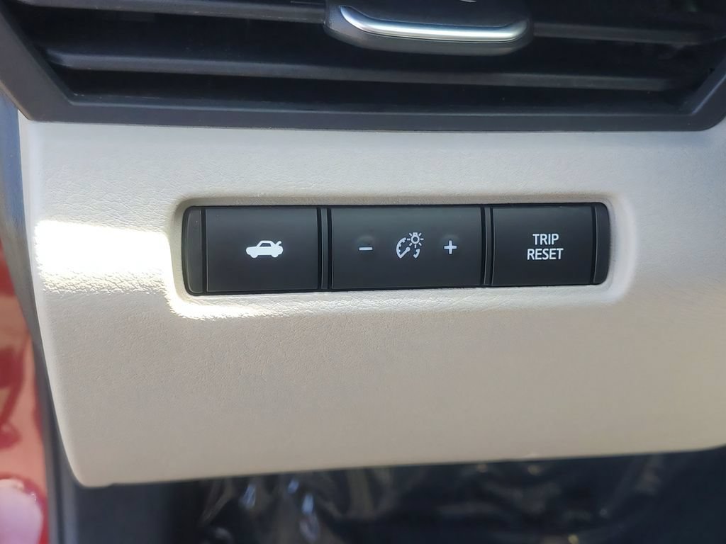 Used 2025 Nissan Altima 2.5 SV FWD image 16