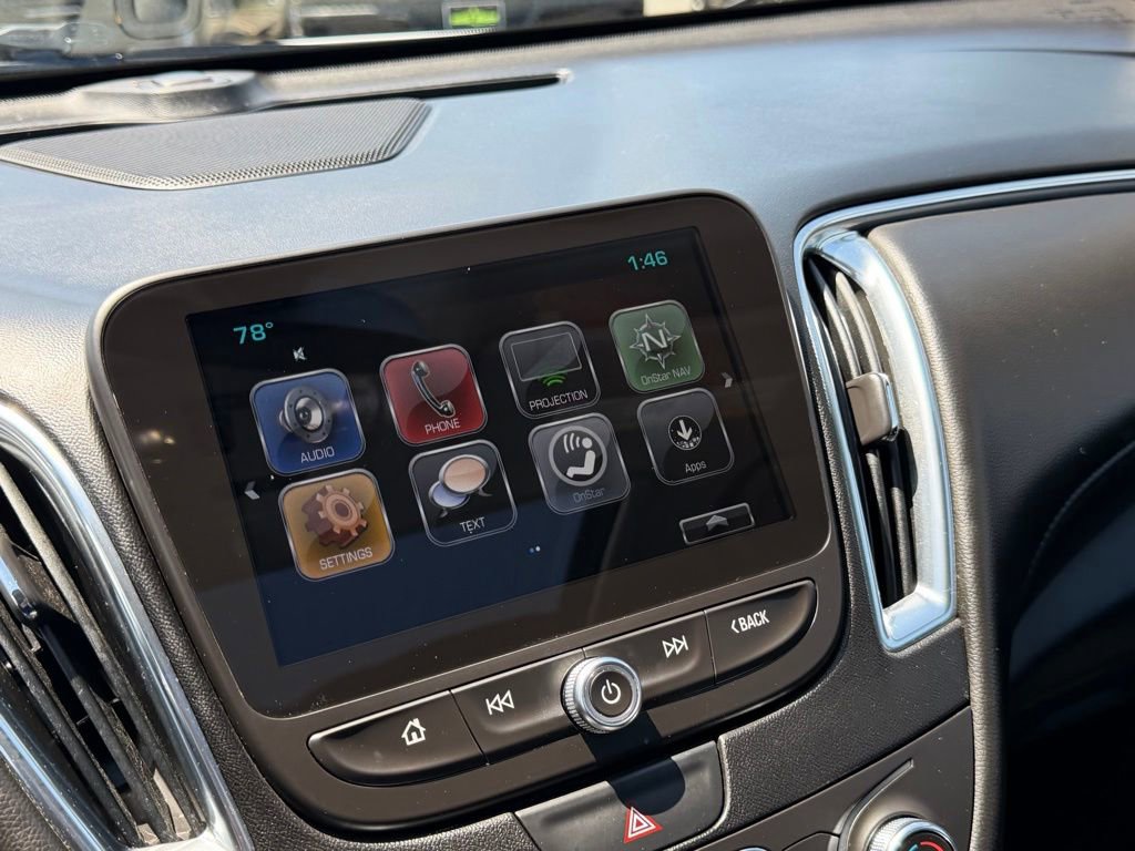 Used 2018 Chevrolet Malibu LT w/ Leather Package FWD image 20