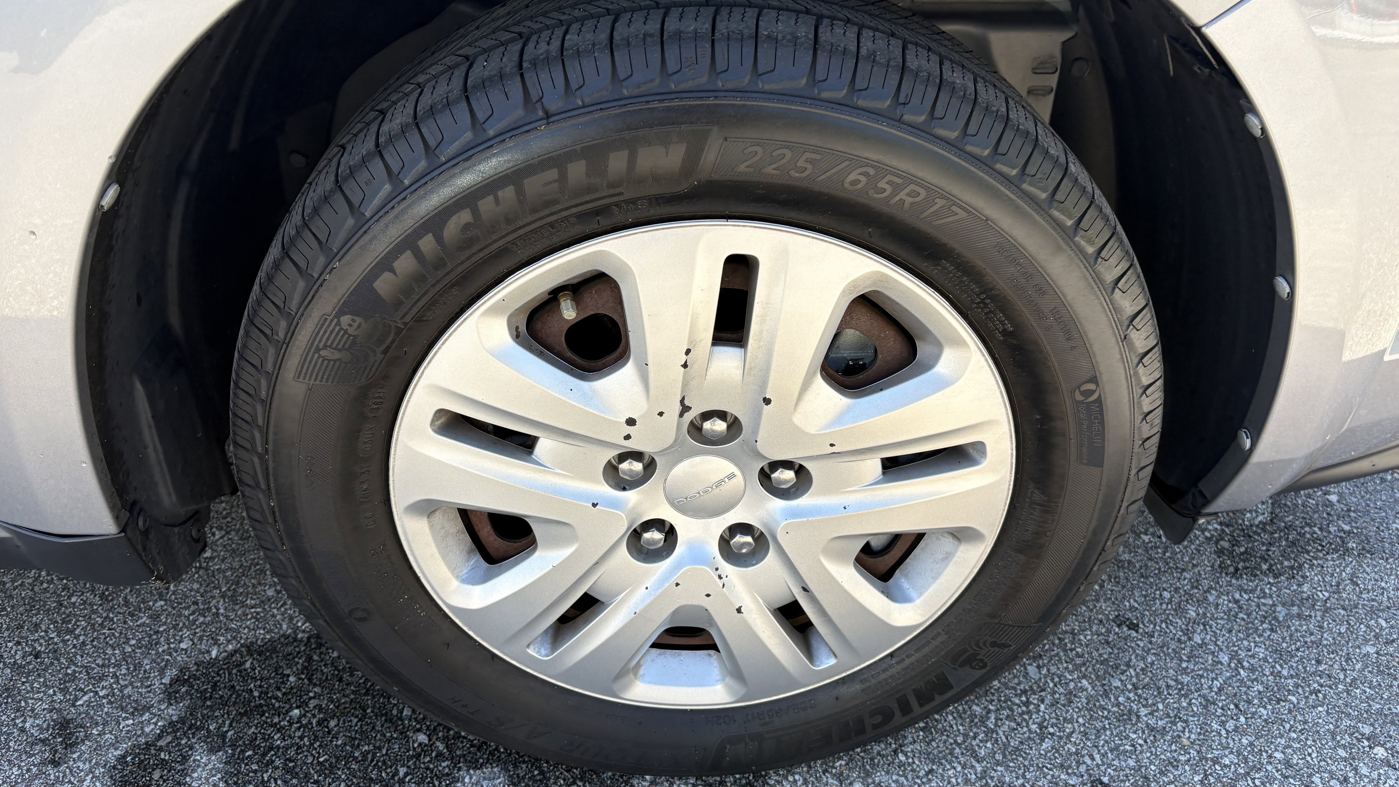 Used 2017 Dodge Journey SE image 15