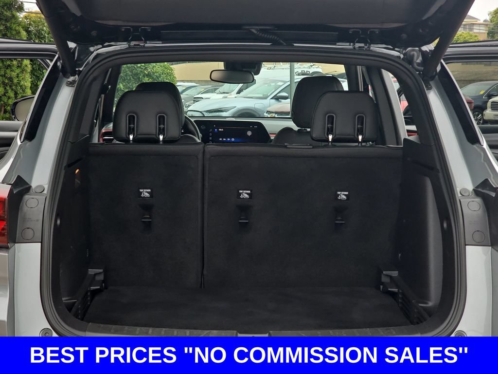 Used 2024 Chevrolet TrailBlazer RS w/ Convenience Package AWD/4WD image 12