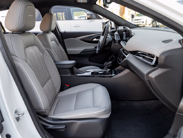 Used 2025 Buick Envista Avenir FWD image 37