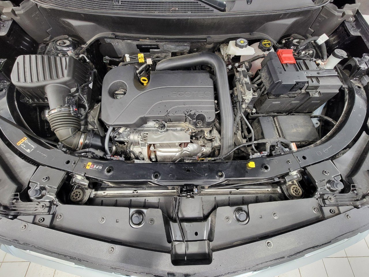 Used 2025 Chevrolet Equinox LT w/ Safety and Technology Package image 8