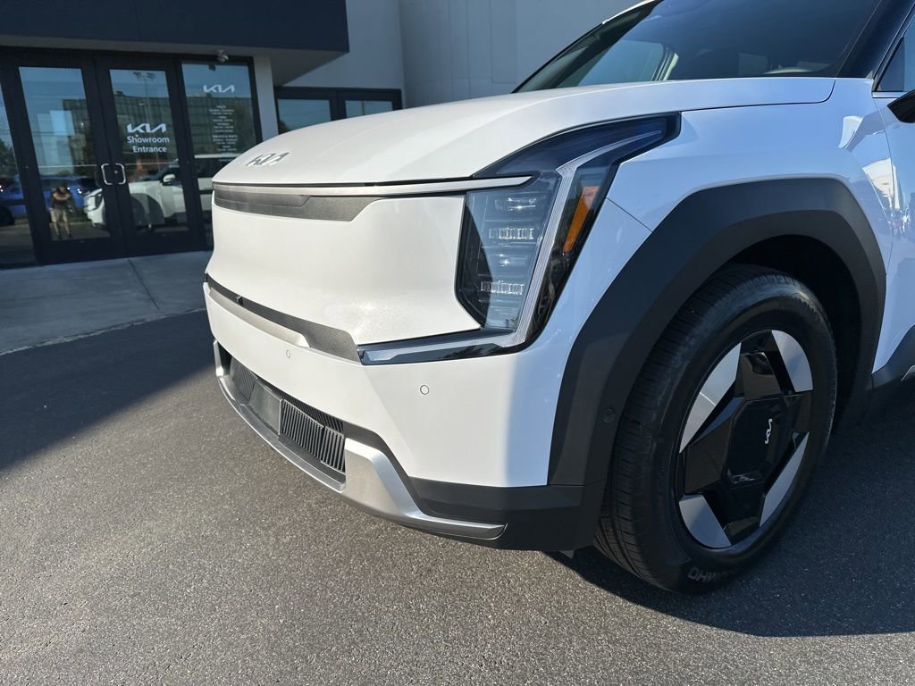 New 2026 Kia EV9 Wind image 12