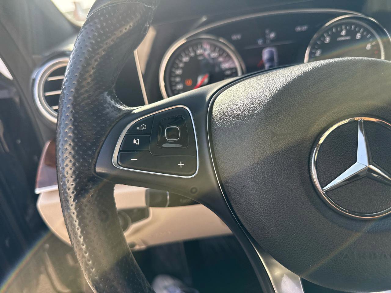 Used 2017 Mercedes-Benz E 300 image 15