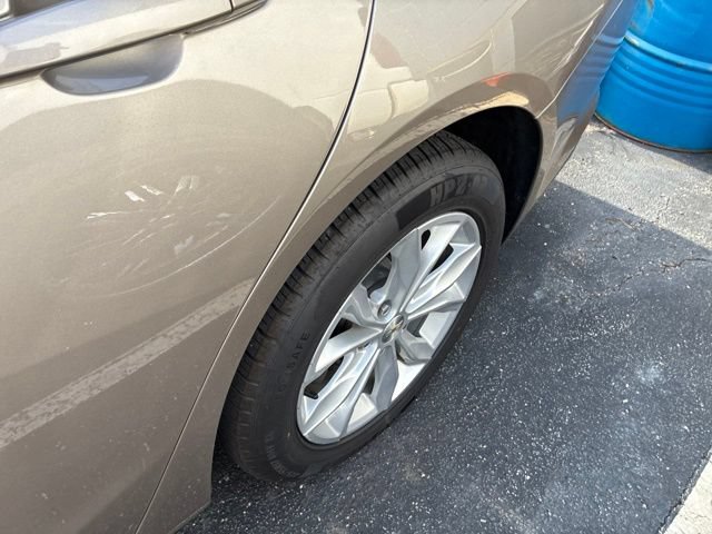 Used 2025 Chevrolet Malibu LT FWD image 9