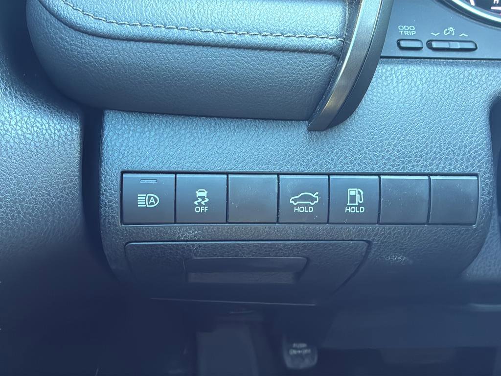 Used 2021 Toyota Camry LE FWD image 38