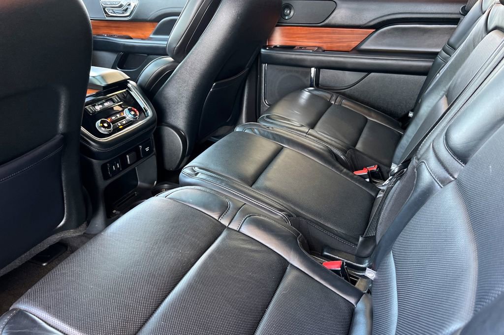 Used 2018 Lincoln Navigator Reserve w/ Technology Package AWD/4WD image 14