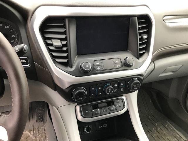 Certified 2023 GMC Acadia SLT w/ Preferred Package image 9