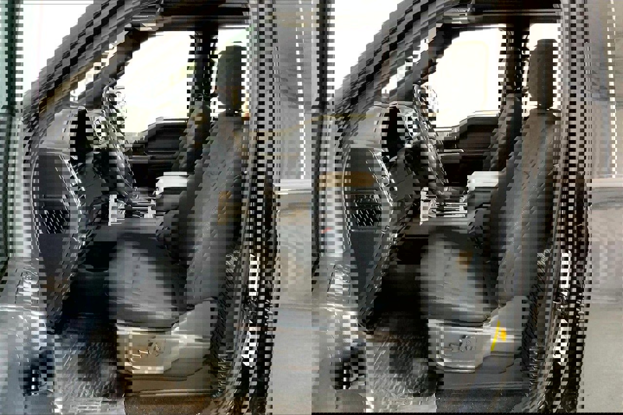 Used 2020 Ford F150 XLT w/ Equipment Group 302A Luxury image 15