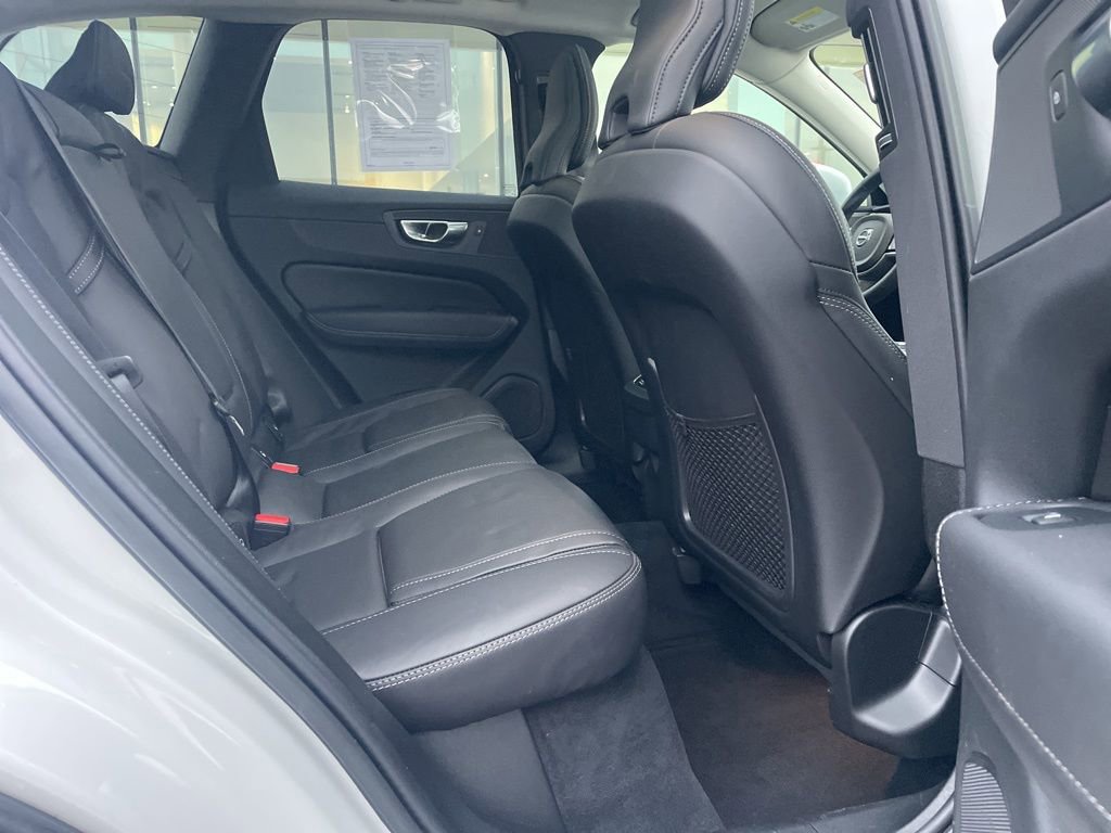Certified 2023 Volvo XC60 B5 Ultimate image 17