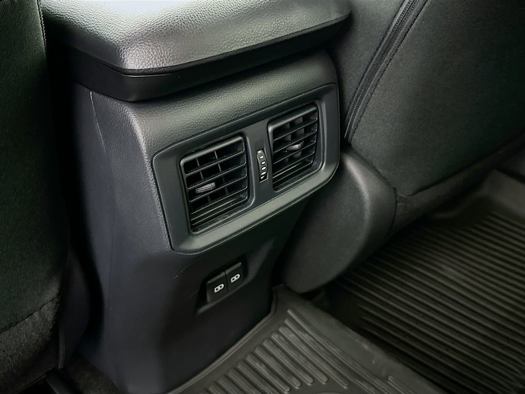 Used 2024 Toyota RAV4 XLE image 25