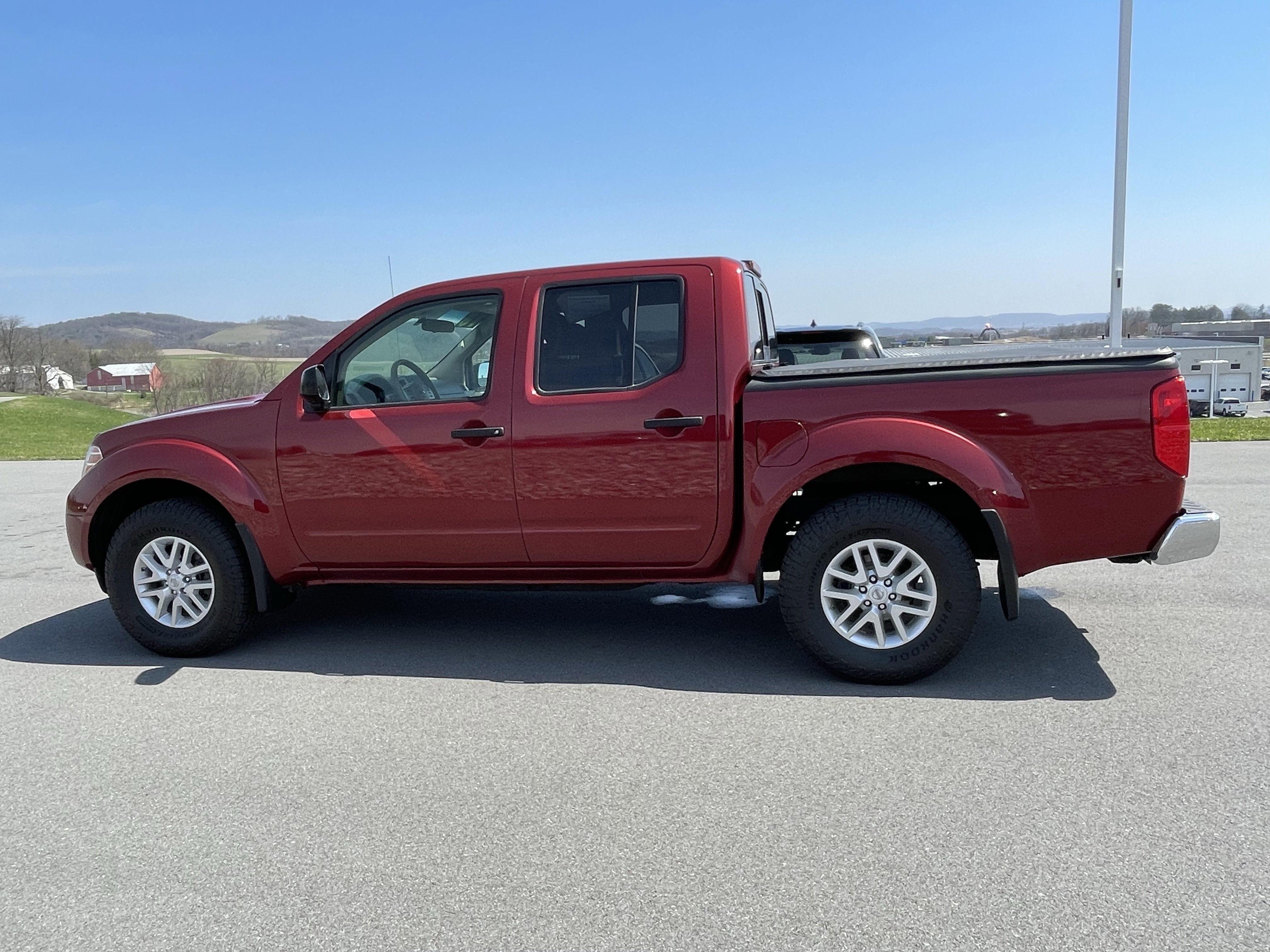 Used 2018 Nissan Frontier SV image 7