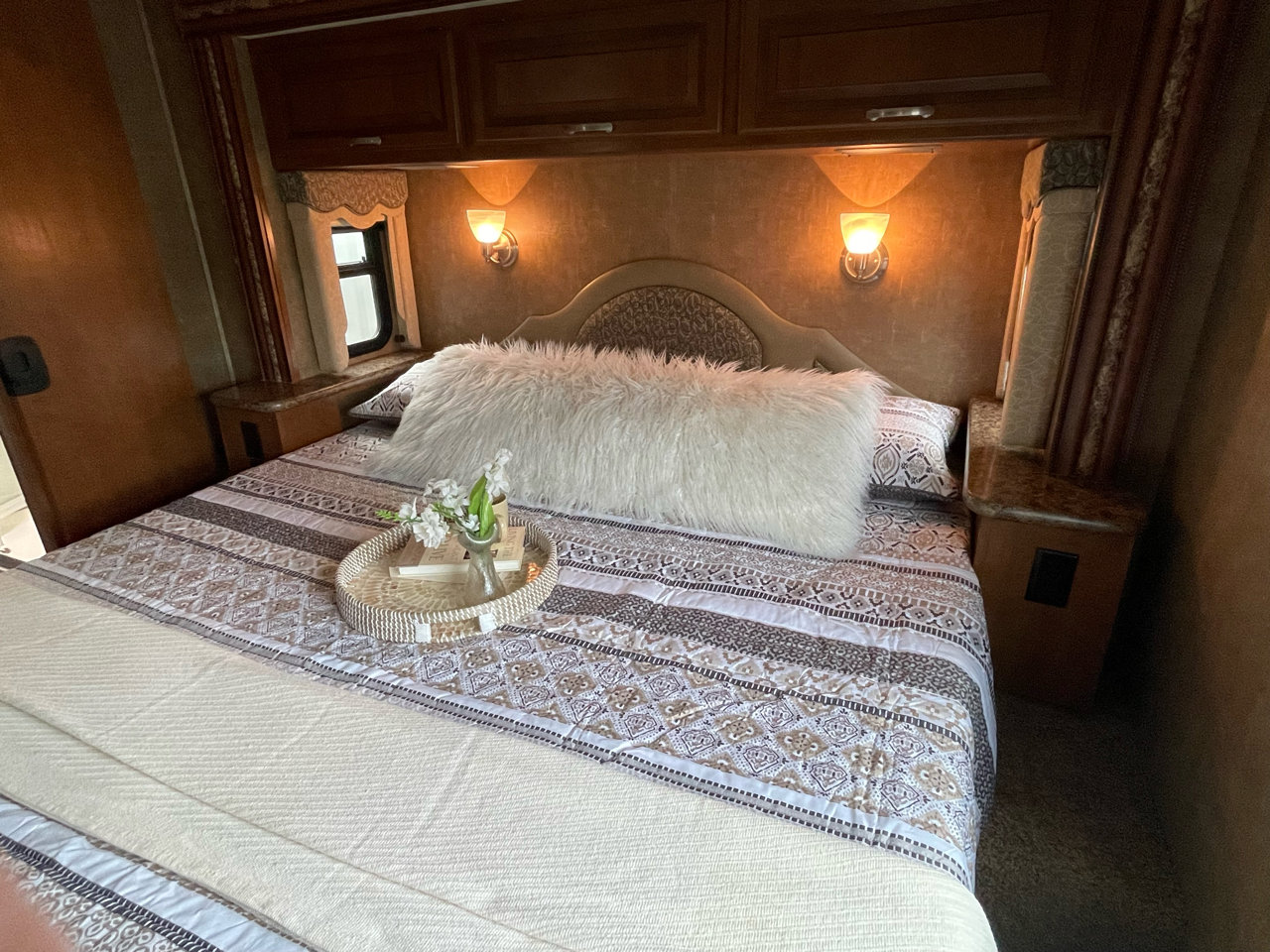 Used 2014 Ford F550 2WD Regular Cab Super Duty image 24