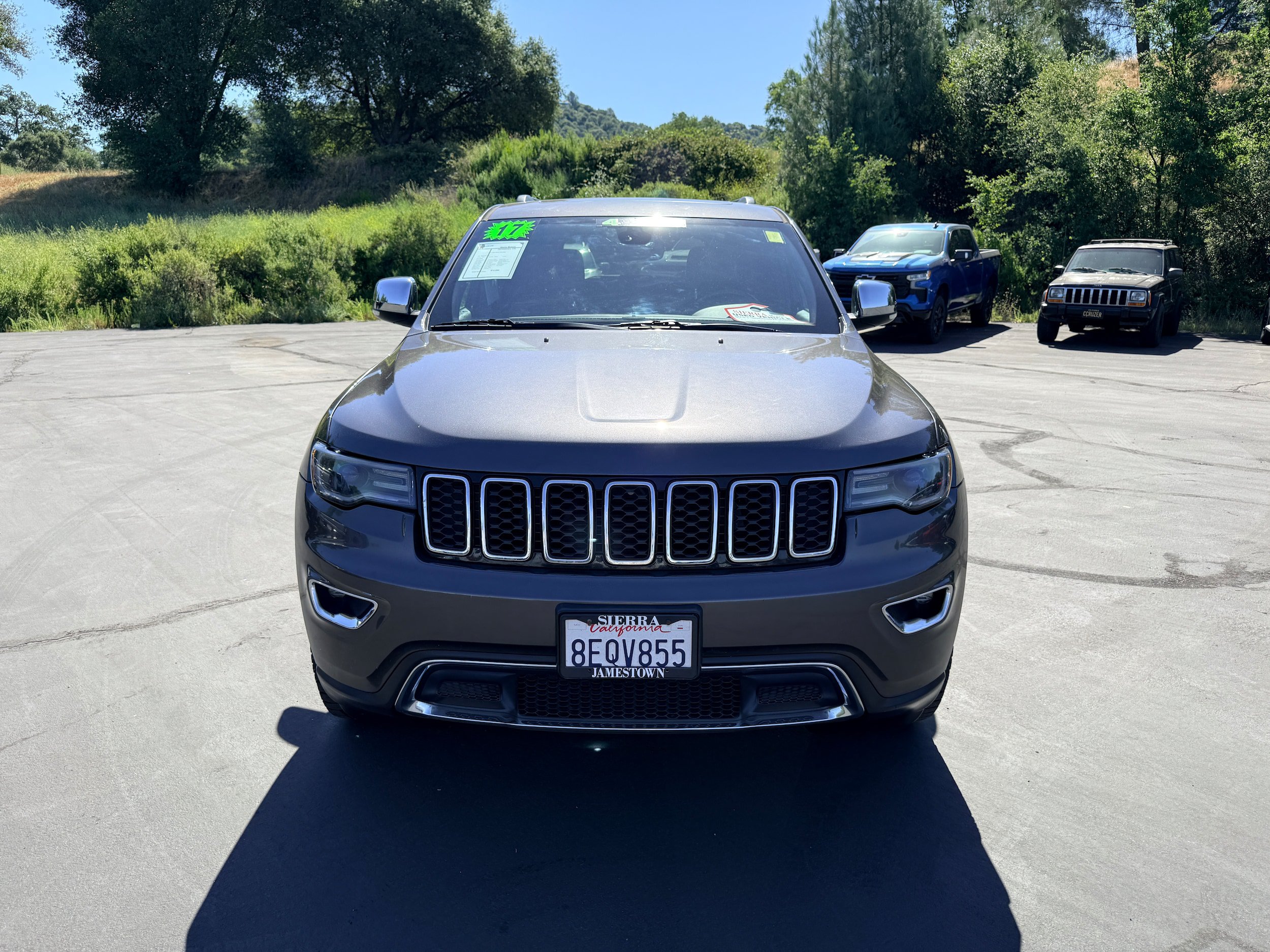 Used 2017 Jeep Grand Cherokee Limited w/ Luxury Group II AWD/4WD image 3