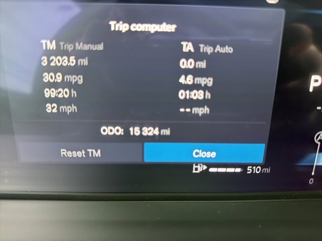 Certified 2025 Volvo XC40 B5 Plus image 19