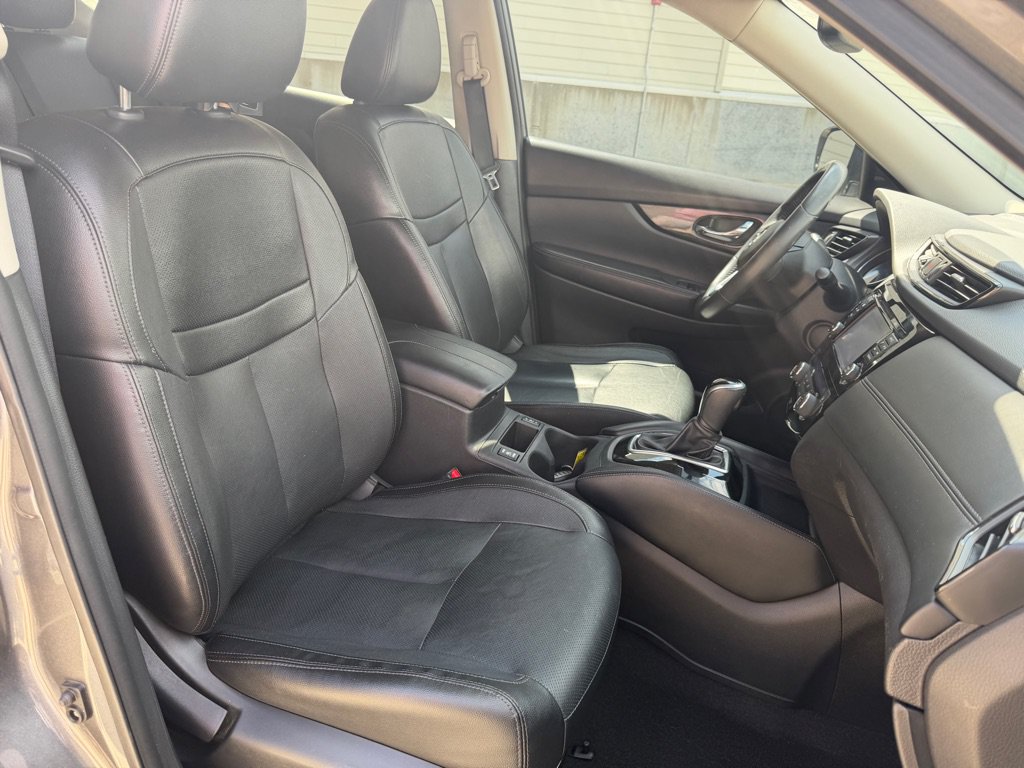 Used 2017 Nissan Rogue SL w/ SL Premium Package AWD/4WD image 30