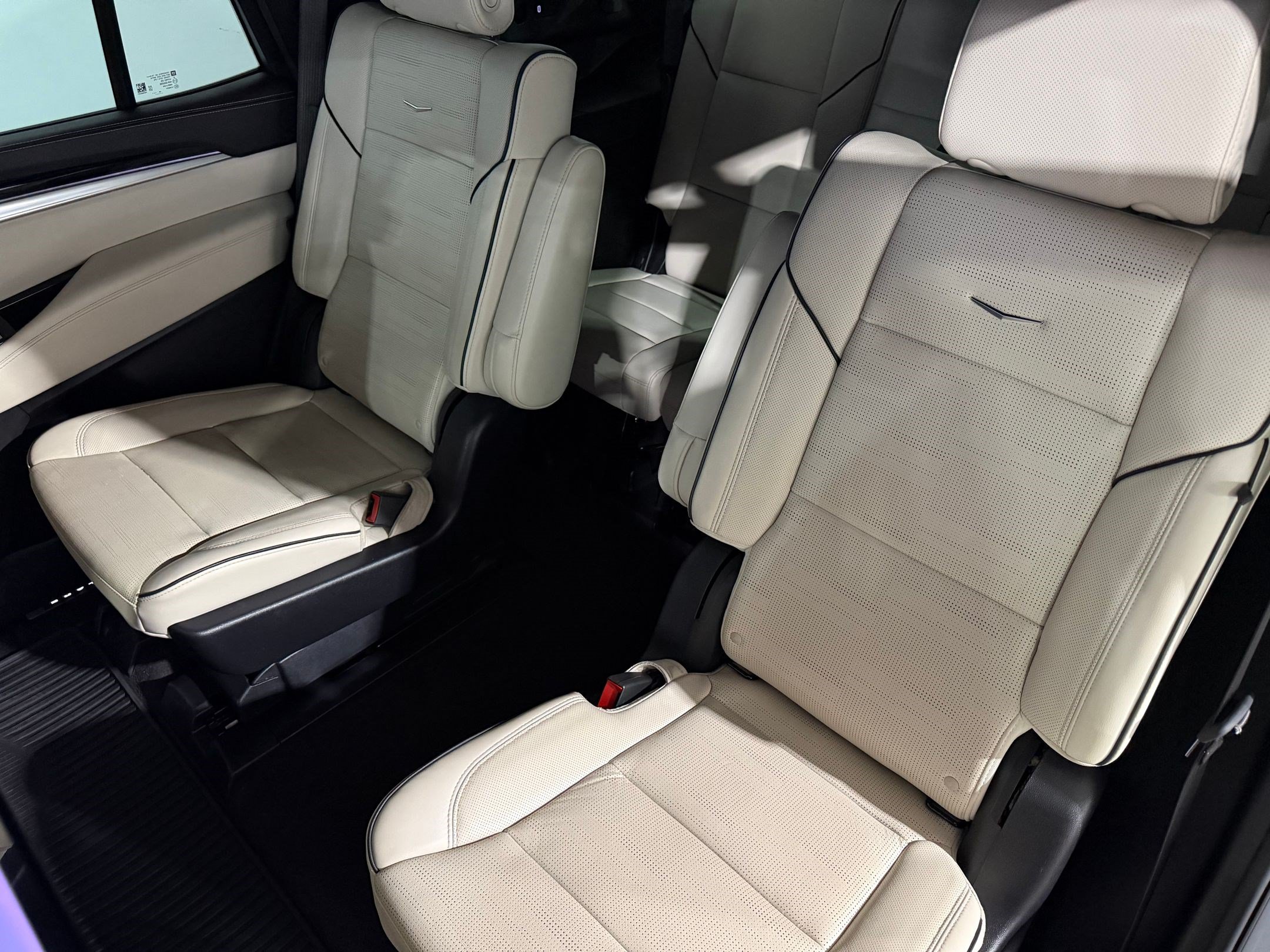 Certified 2025 Cadillac Escalade Sport w/ Touring Package AWD/4WD image 24
