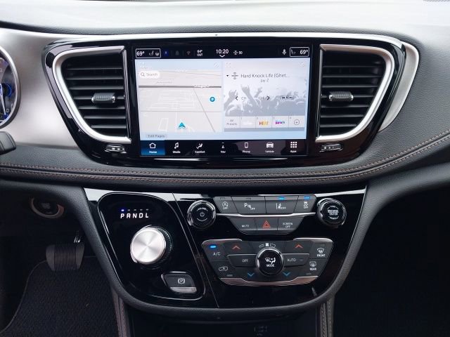 New 2026 Chrysler Pacifica Pinnacle image 21