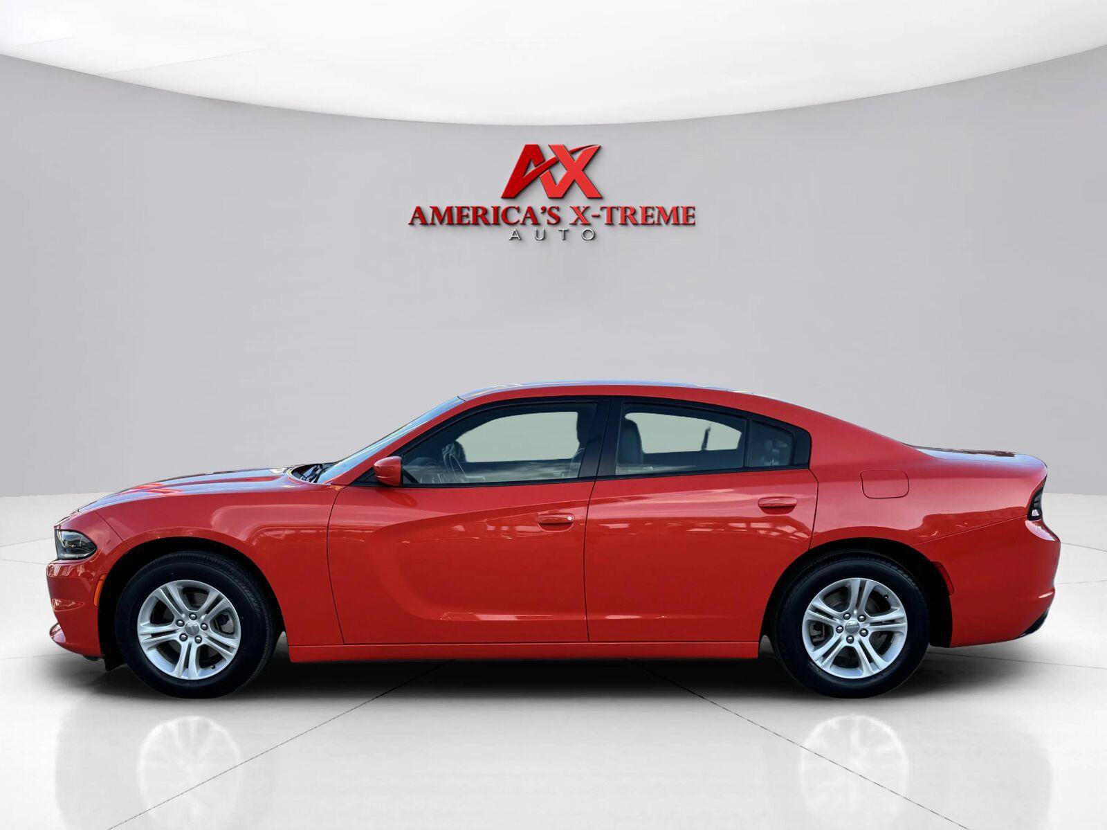 Used 2021 Dodge Charger SXT w/ Leather Interior Group RWD image 2