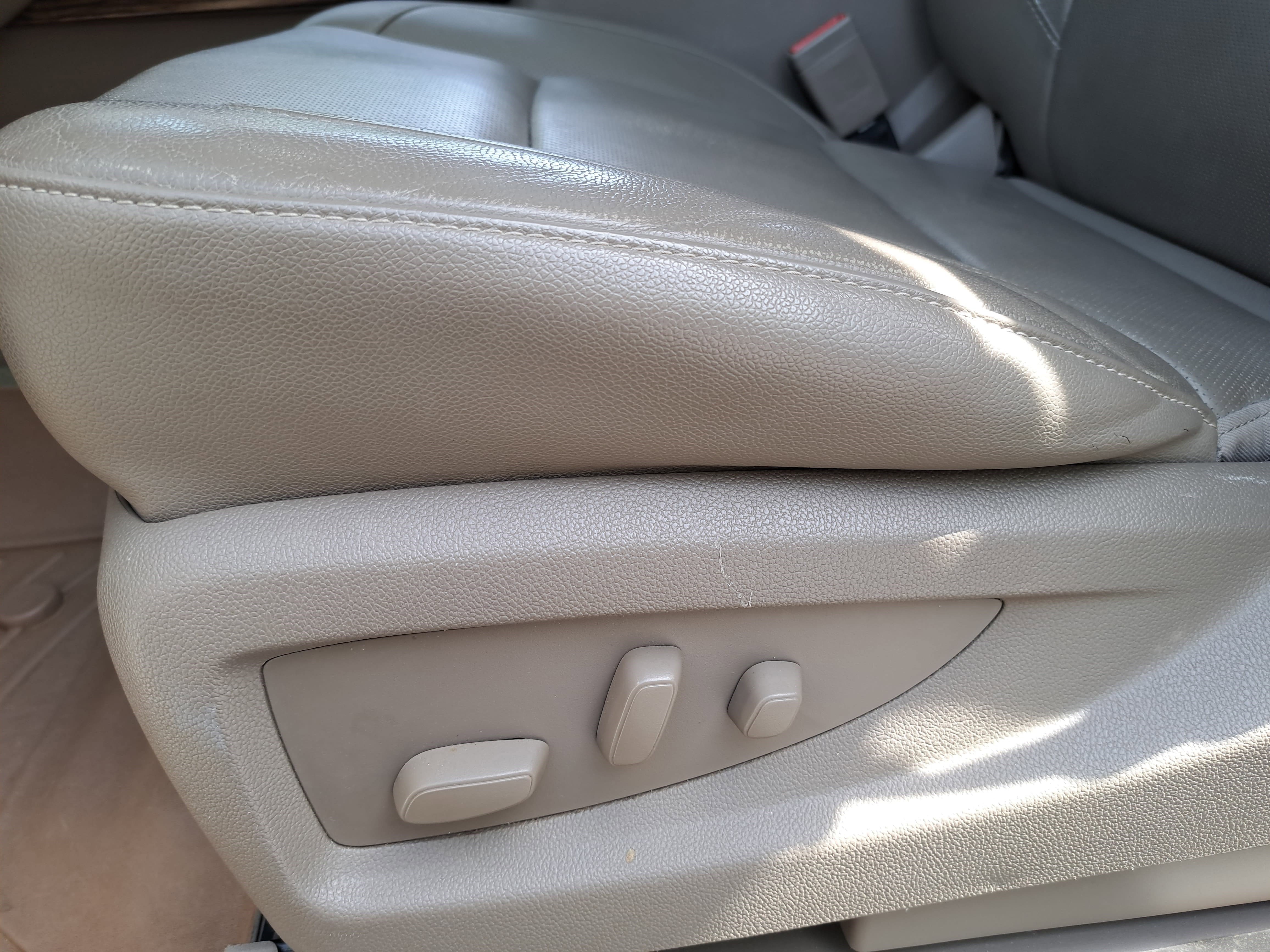 Used 2017 GMC Yukon XL SLT w/ Premium Edition image 30