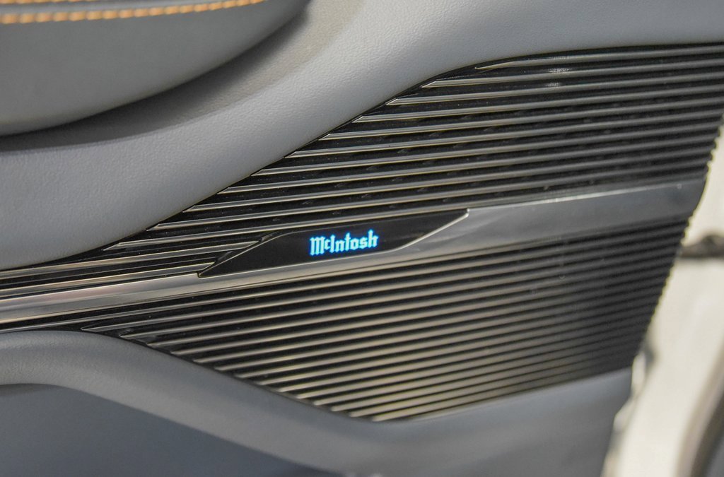 Used 2022 Jeep Grand Wagoneer Series II w/ Premium Group II image 17