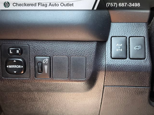 Used 2016 Toyota RAV4 XLE AWD/4WD image 12