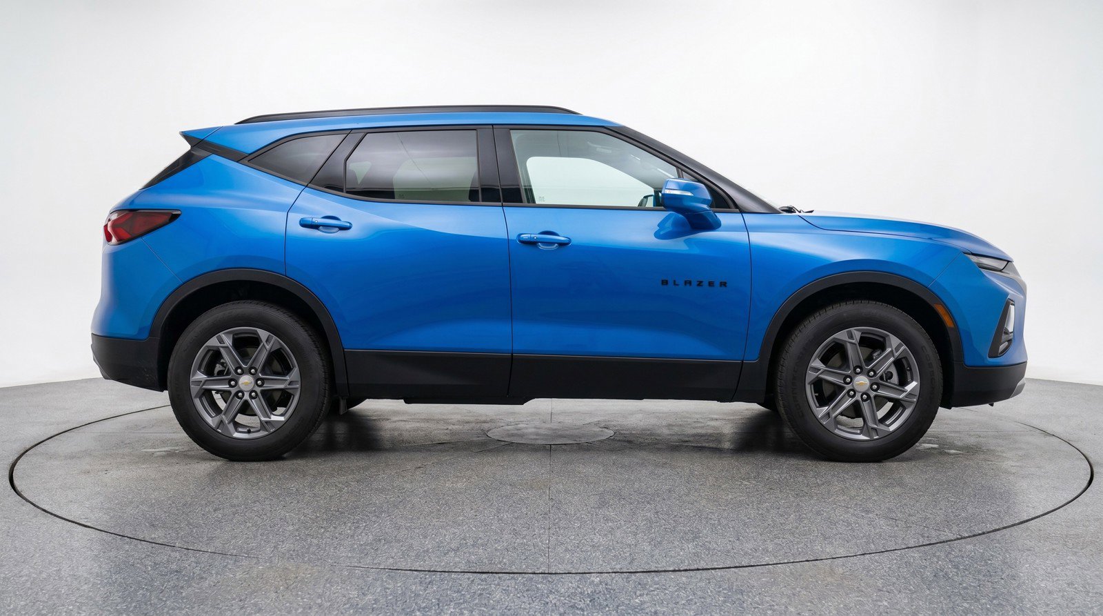 Used 2025 Chevrolet Blazer LT FWD image 11