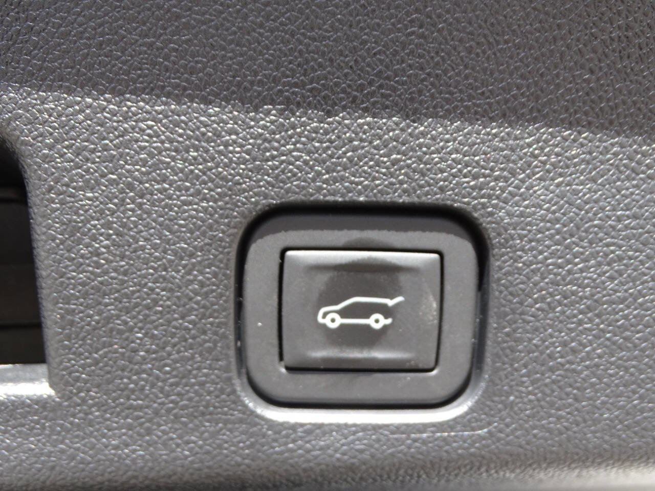 Used 2025 Buick Enclave AWD Preferred image 46