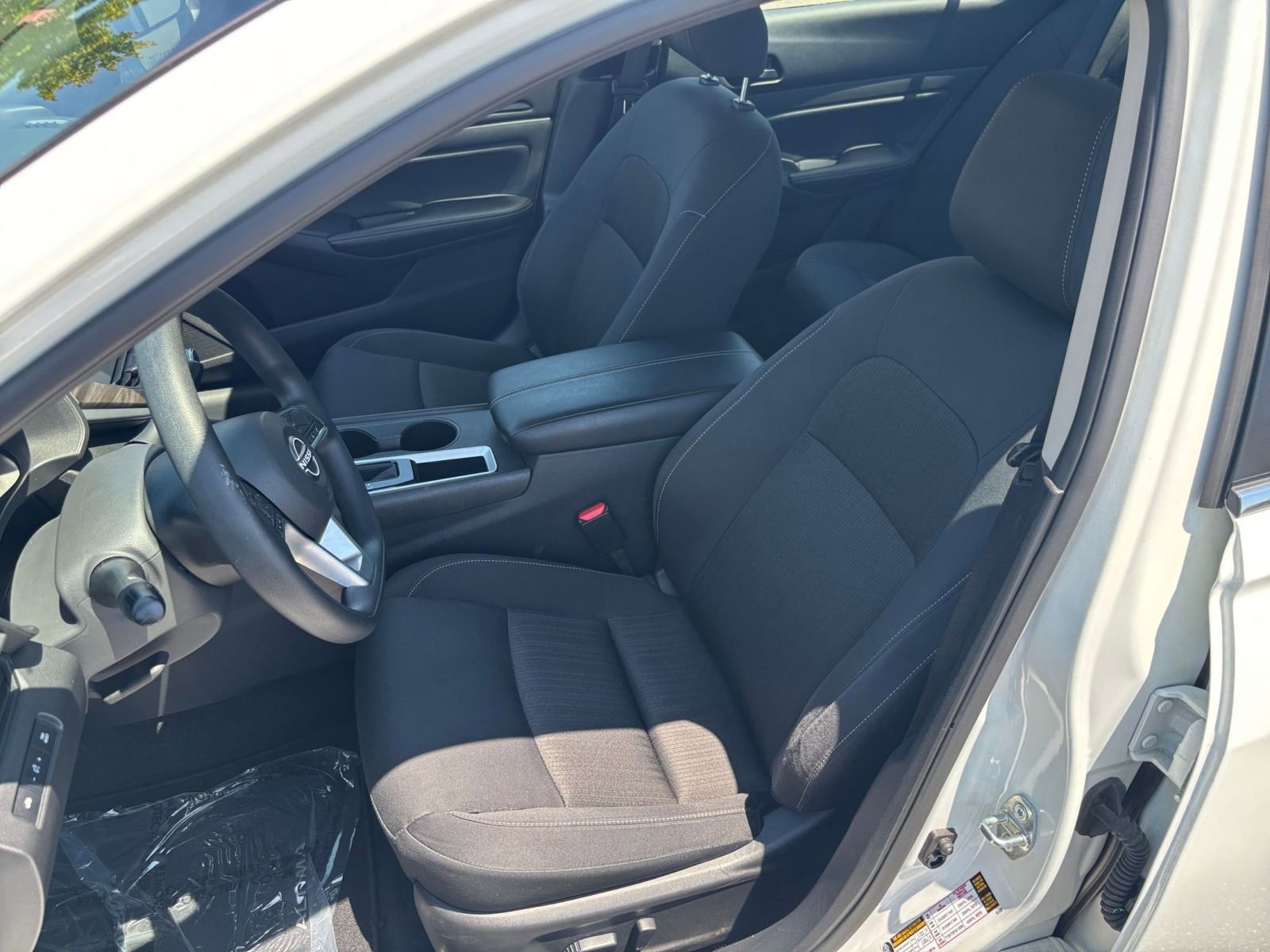 Used 2025 Nissan Altima 2.5 SV FWD image 37