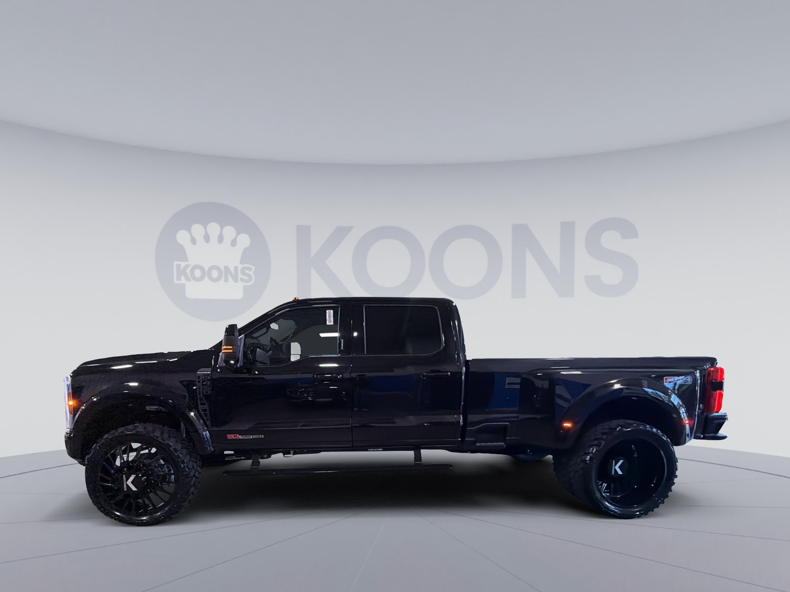 New 2026 Ford F450 Platinum w/ Platinum Plus Package AWD/4WD image 2