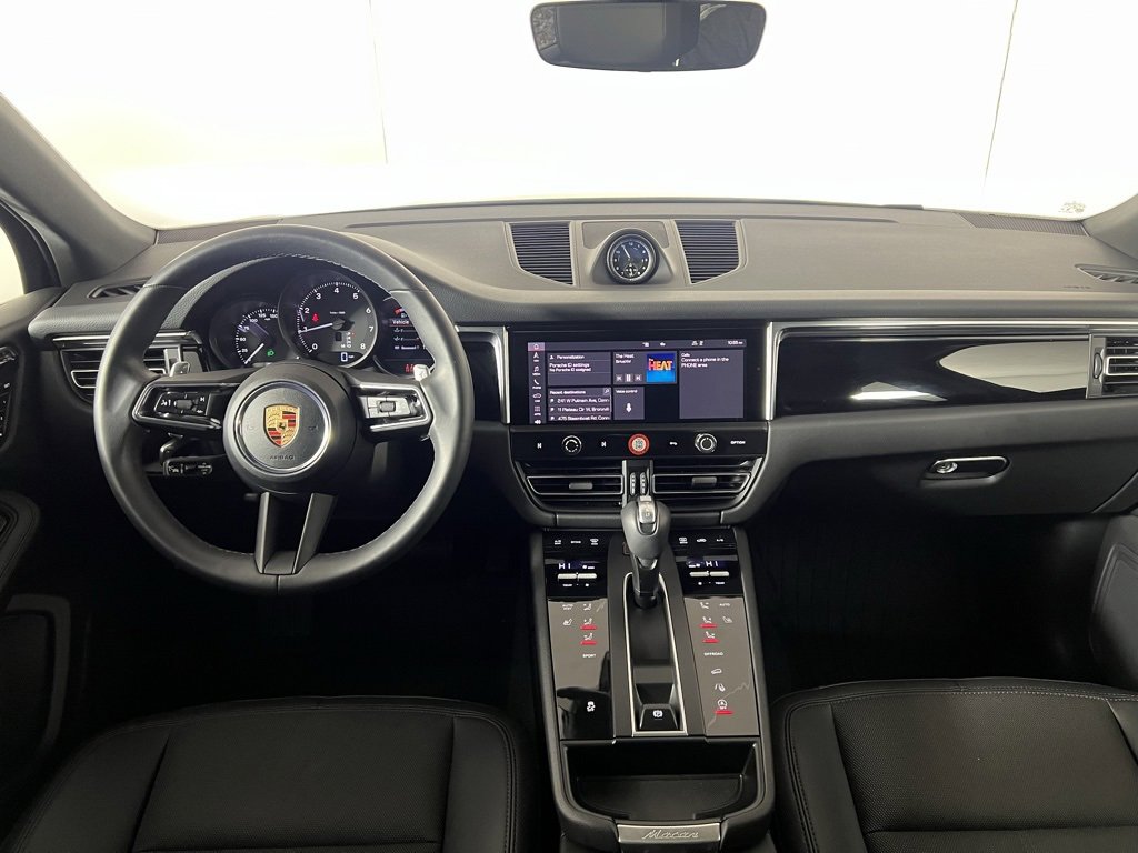 Used 2025 Porsche Macan image 23