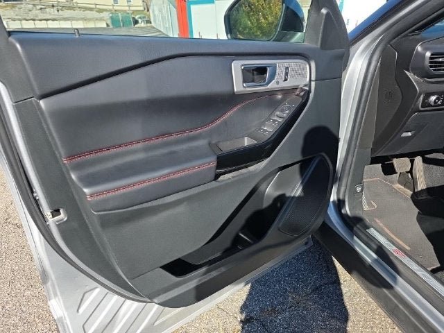 Used 2023 Ford Explorer ST-Line w/ Class IV Trailer Tow Package AWD/4WD image 17